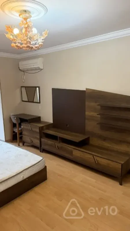 Kirayə verilir 1 otaqlı köhnə tikili 35 m²