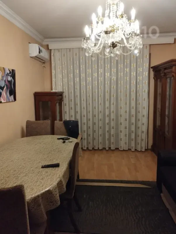 Kirayə verilir 2 otaqlı köhnə tikili 55 m²