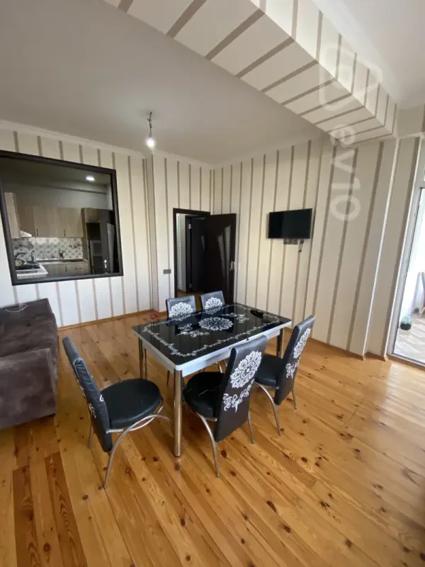 Kirayə verilir 2 otaqlı yeni tikili 65 m²
