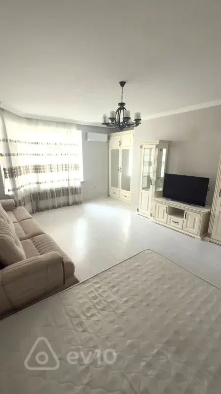 Kirayə verilir 1 otaqlı yeni tikili 70 m²