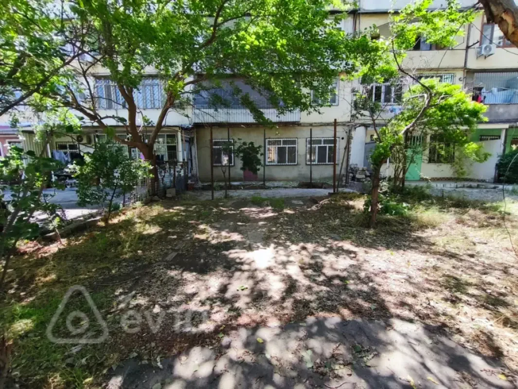 Satılır 5 otaqlı köhnə tikili 125 m²