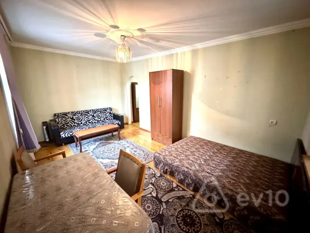 Kirayə verilir 1 otaqlı köhnə tikili 40 m²