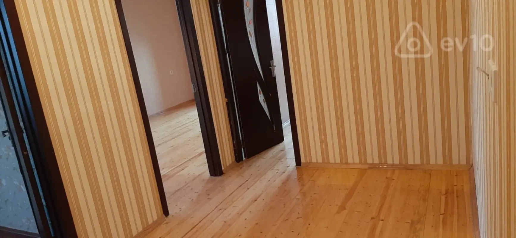 Kirayə verilir 2 otaqlı köhnə tikili 55 m²