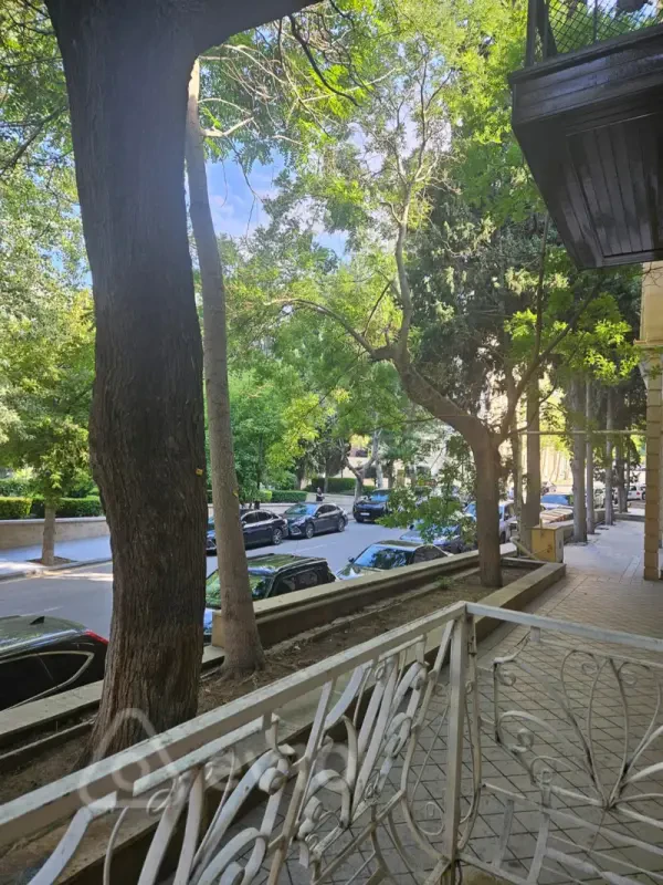 Satılır 2 otaqlı köhnə tikili 40 m²
