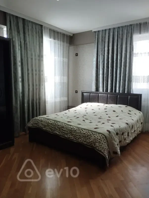 Kirayə verilir 3 otaqlı yeni tikili 118 m²
