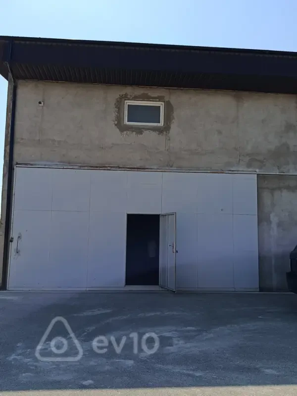 Kirayə verilir mənzil 1300 m²
