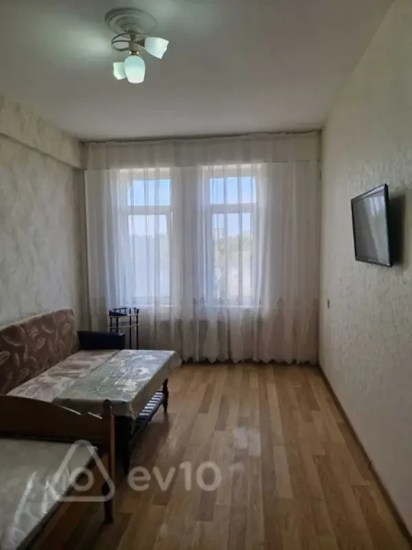 Kirayə verilir 1 otaqlı köhnə tikili 45 m²