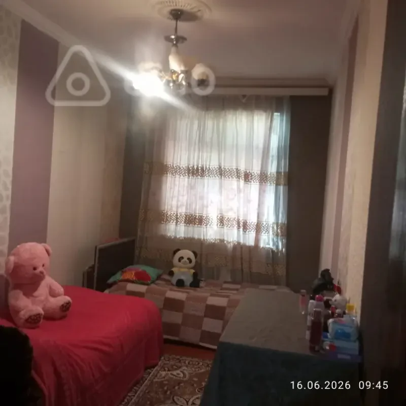 Kirayə verilir 2 otaqlı köhnə tikili 50 m²