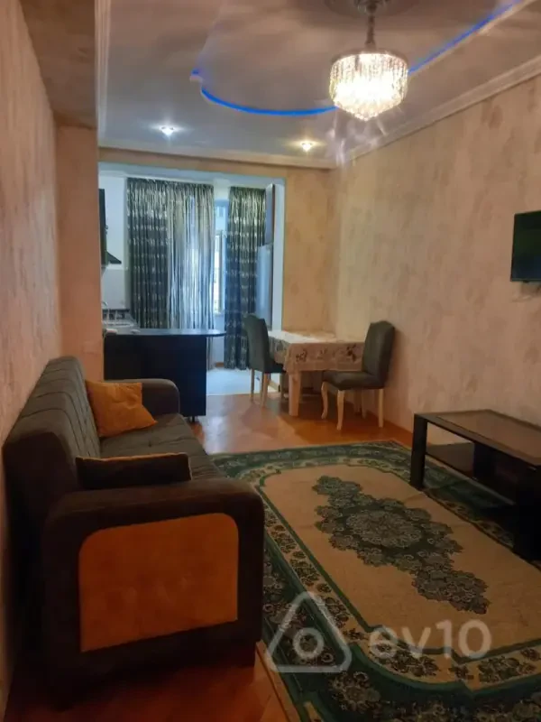 Kirayə verilir 2 otaqlı yeni tikili 70 m²