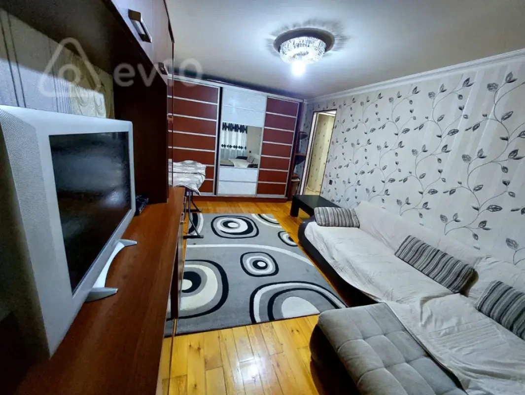 Kirayə verilir 1 otaqlı köhnə tikili 35 m²