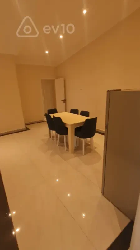 Kirayə verilir 4 otaqlı yeni tikili 110 m²