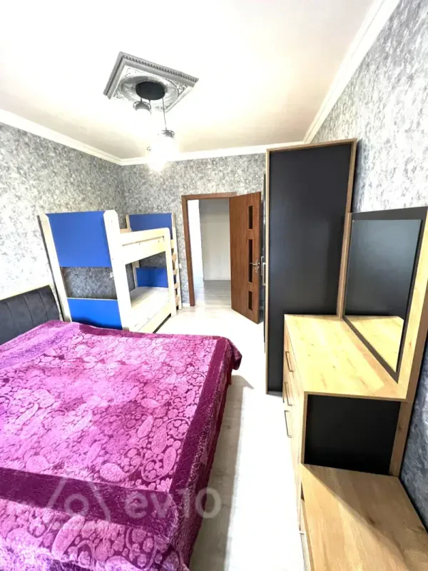 Kirayə verilir 2 otaqlı köhnə tikili 55 m²