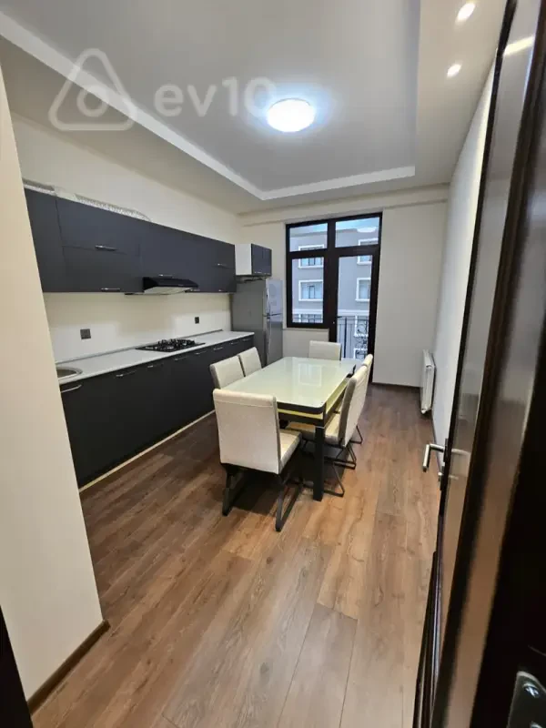 Kirayə verilir 2 otaqlı yeni tikili 100 m²