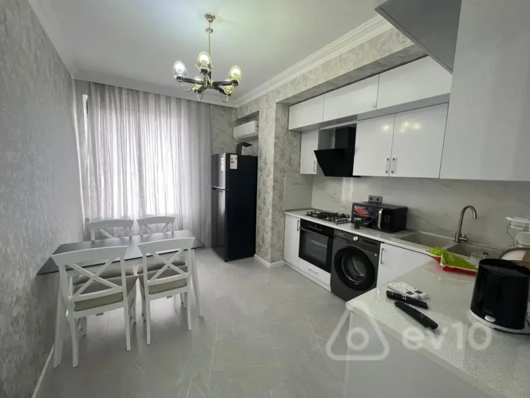 Kirayə verilir 3 otaqlı yeni tikili 115 m²