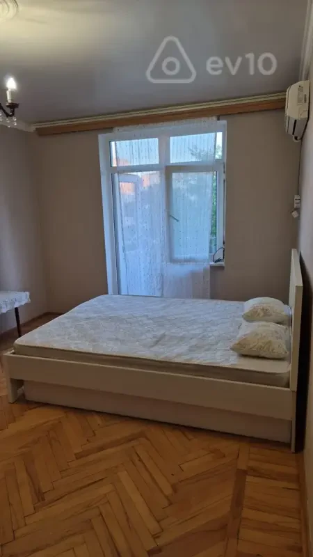 Kirayə verilir 1 otaqlı köhnə tikili 55 m²