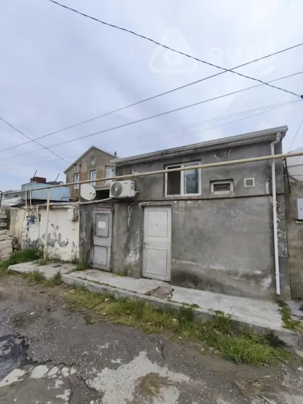Satılır 4 otaqlı həyət evi 70 m²