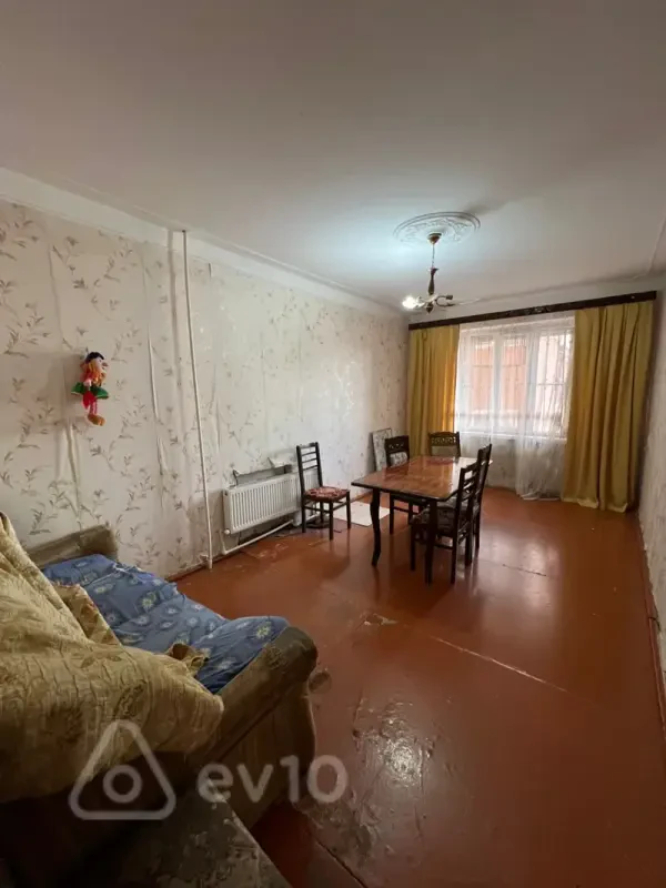 Satılır 3 otaqlı köhnə tikili 55 m²