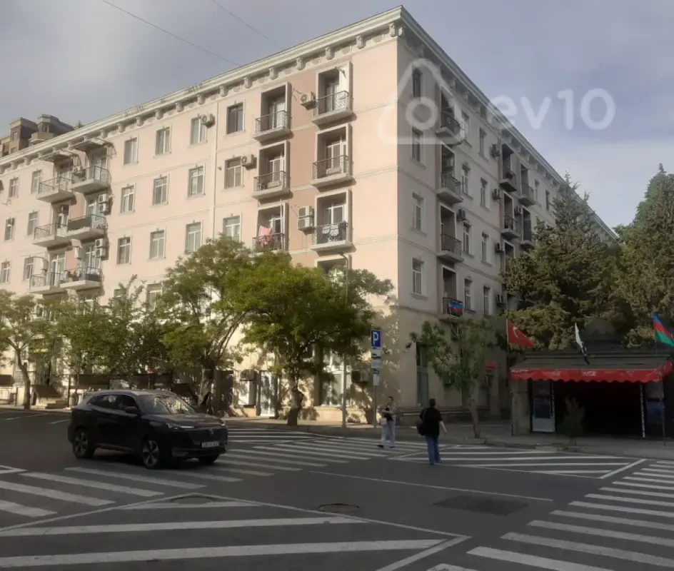 Kirayə verilir 2 otaqlı köhnə tikili 55 m²