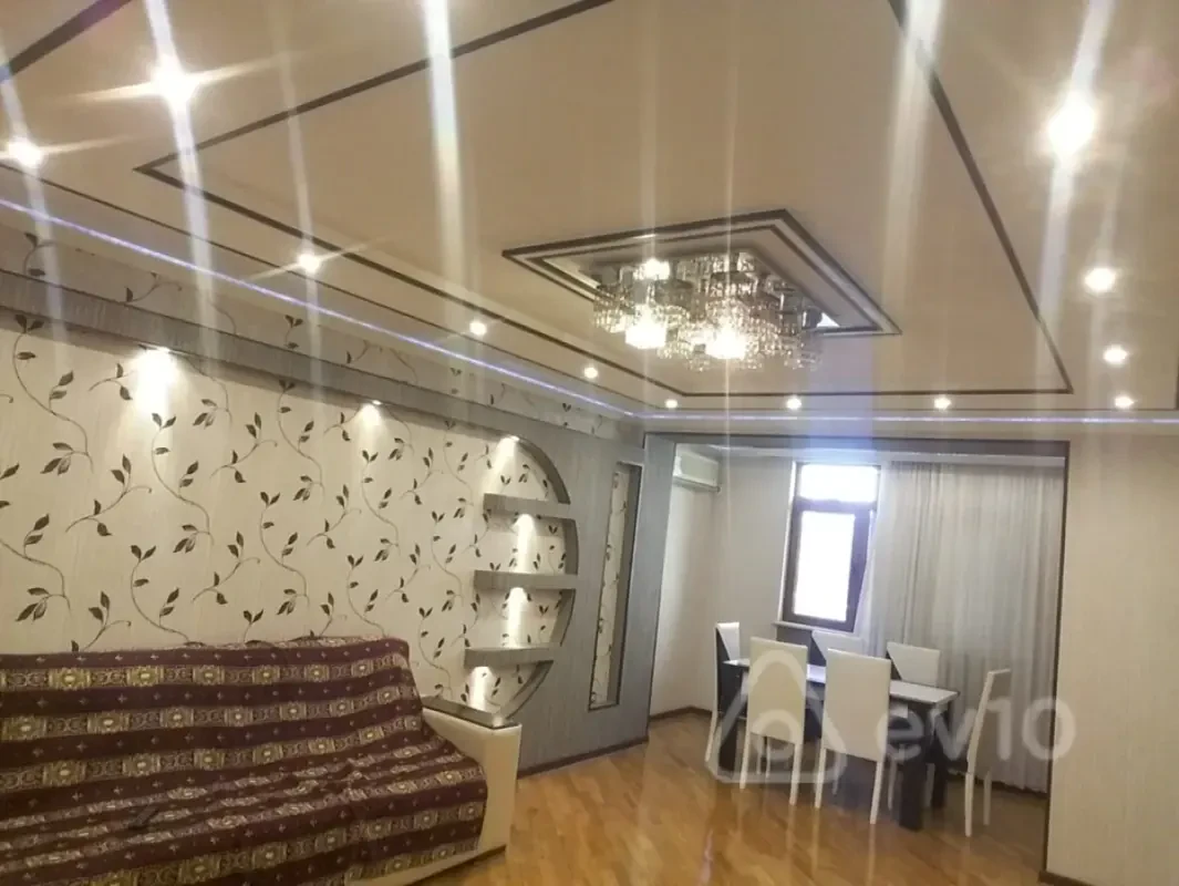 Kirayə verilir 3 otaqlı köhnə tikili 80 m²