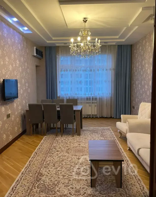 Kirayə verilir 3 otaqlı yeni tikili 130 m²