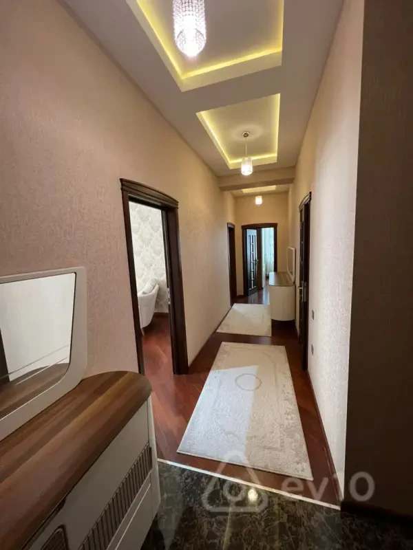 Kirayə verilir 3 otaqlı yeni tikili 100 m²