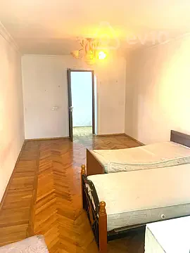 Kirayə verilir 3 otaqlı köhnə tikili 80 m² — Bakı, Nizami 3 otaq 80.00 m²