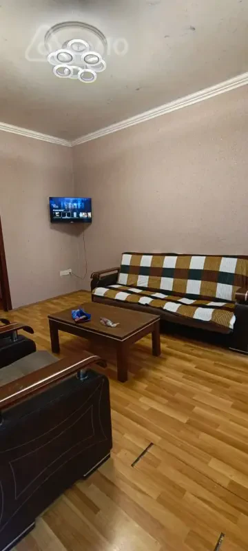 Kirayə verilir 3 otaqlı köhnə tikili 75 m²