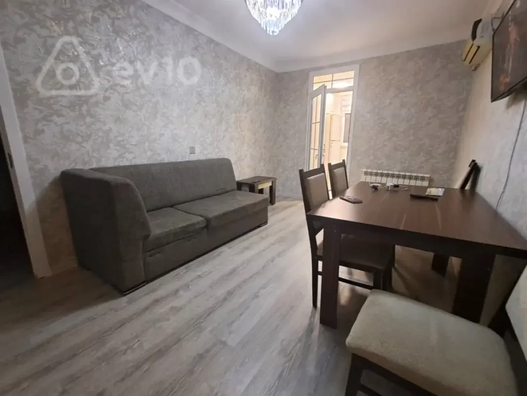 Kirayə verilir 3 otaqlı köhnə tikili 60 m²