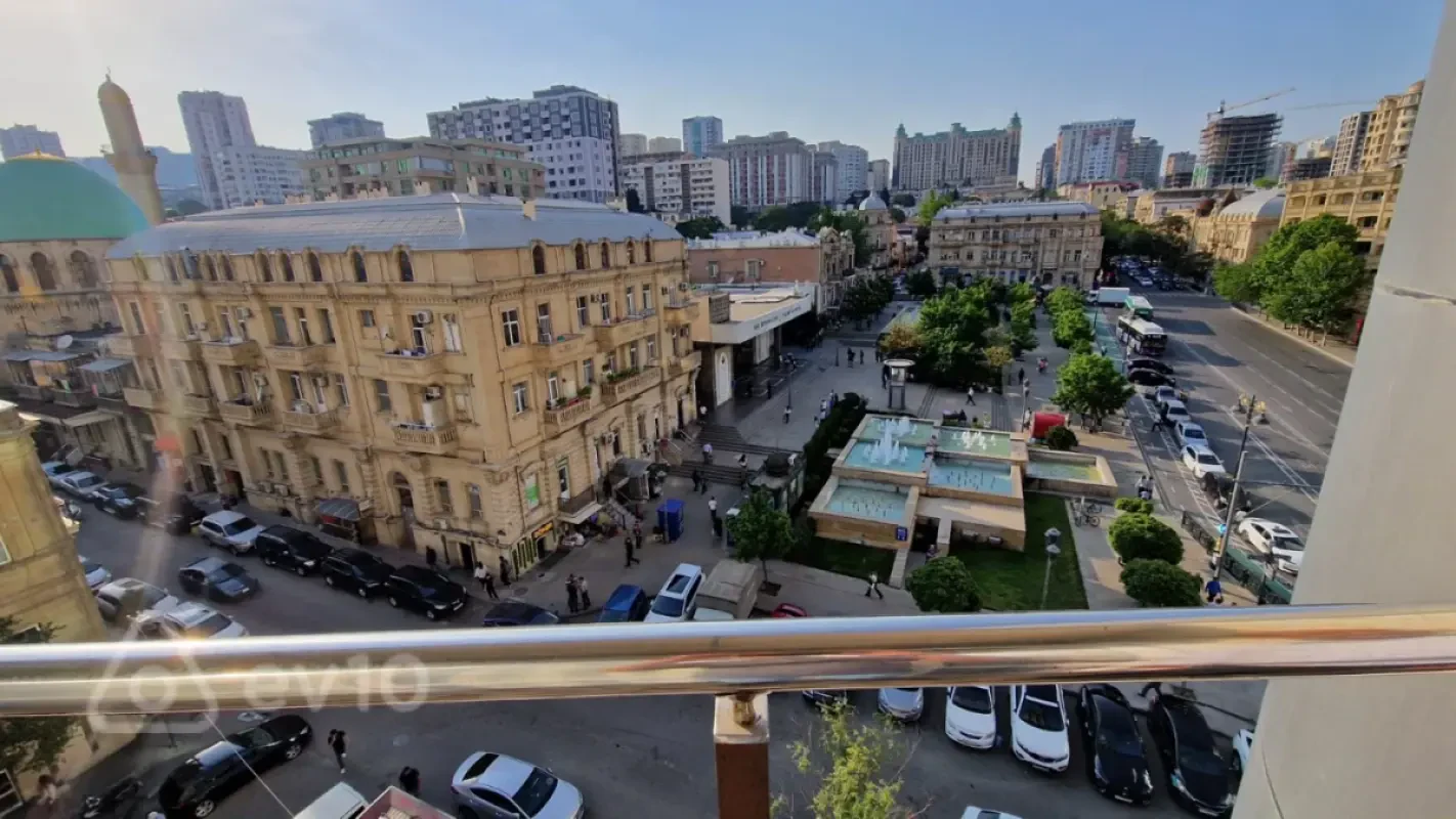 Kirayə verilir 3 otaqlı yeni tikili 117 m²