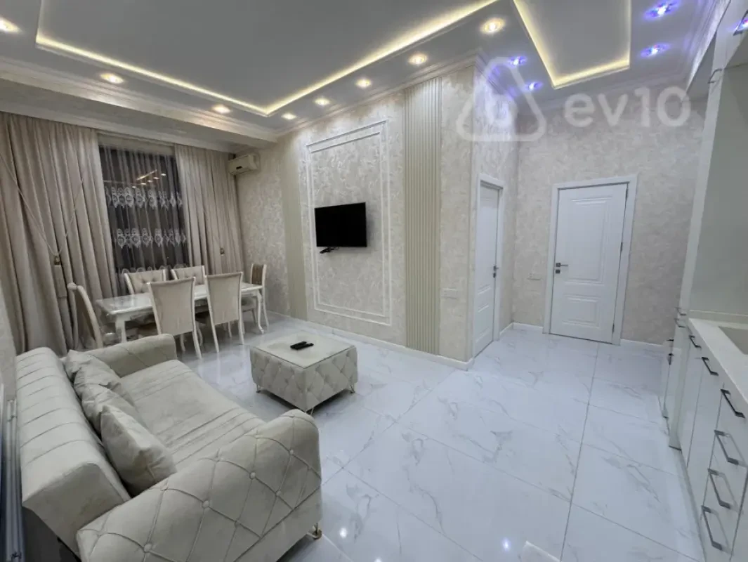 Kirayə verilir 2 otaqlı yeni tikili 65 m²