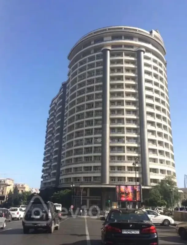 Kirayə verilir 2 otaqlı yeni tikili 85 m²