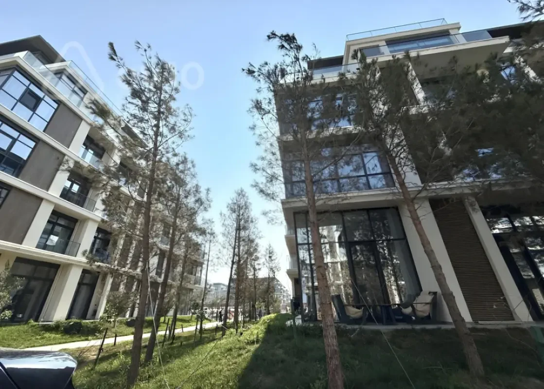 Kirayə verilir 3 otaqlı yeni tikili 135 m²