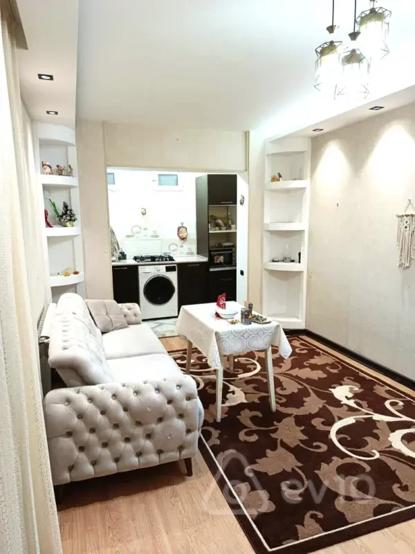 Kirayə verilir 2 otaqlı köhnə tikili 50 m²