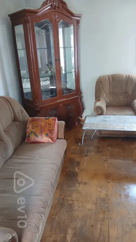 Kirayə verilir 1 otaqlı köhnə tikili 40 m²
