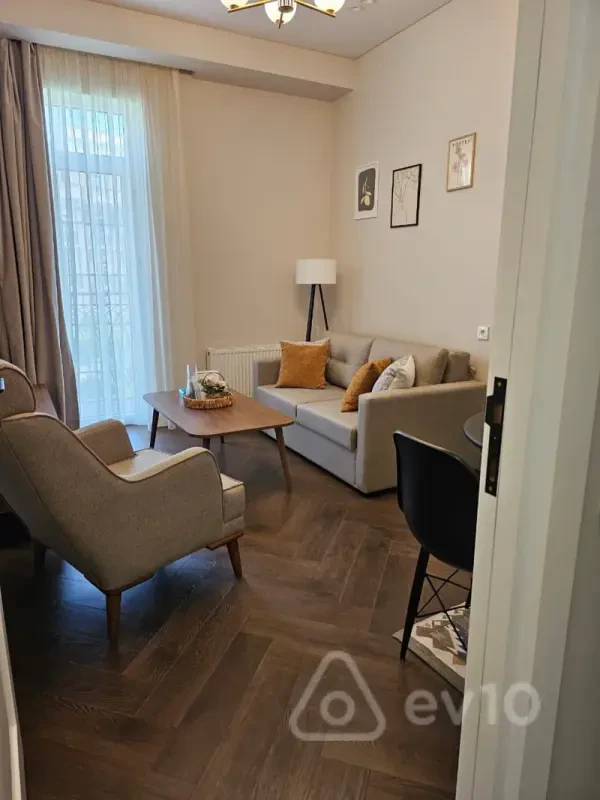 Kirayə verilir 2 otaqlı yeni tikili 68 m²