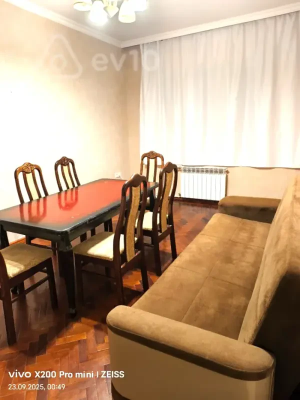 Kirayə verilir 3 otaqlı köhnə tikili 90 m²