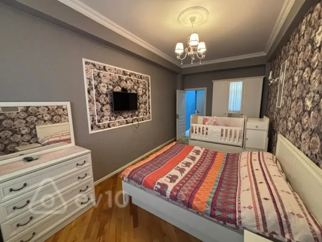 Kirayə verilir 2 otaqlı yeni tikili 72 m²