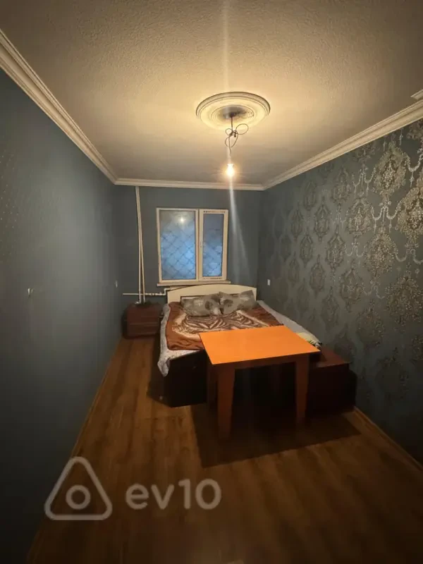 Kirayə verilir 3 otaqlı köhnə tikili 75 m²