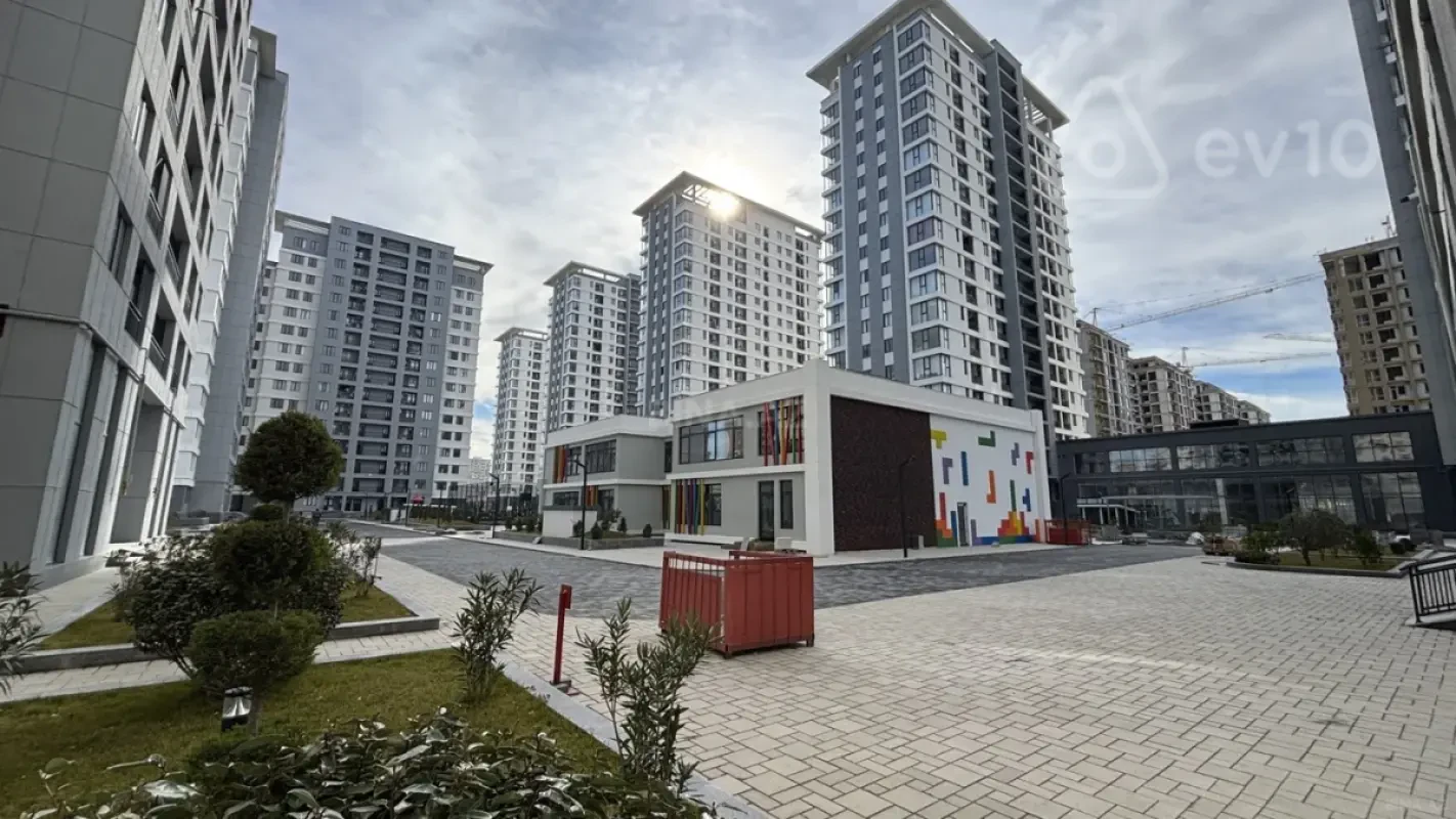 Kirayə verilir 2 otaqlı yeni tikili 48.5 m²