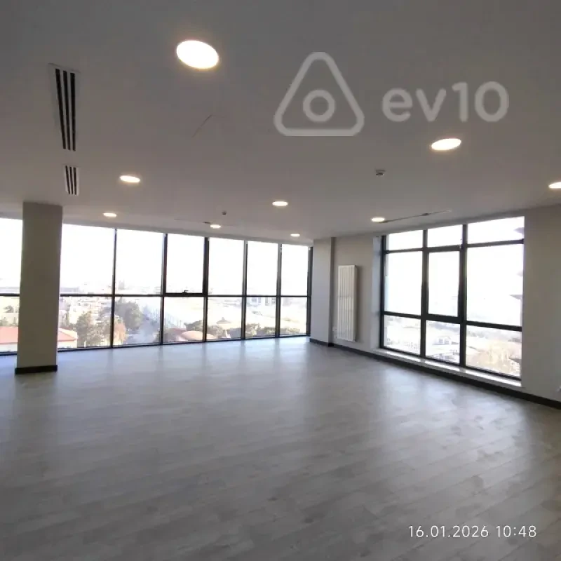 Kirayə verilir 2 otaqlı ofis 130 m²