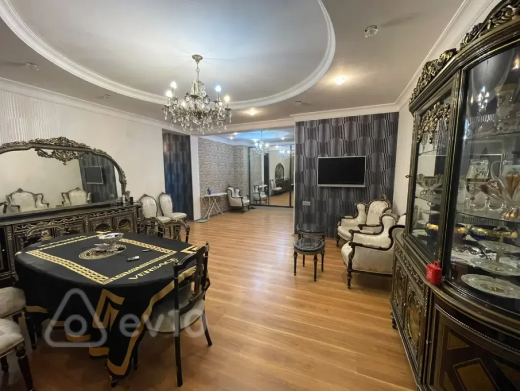 Kirayə verilir 3 otaqlı yeni tikili 120 m²