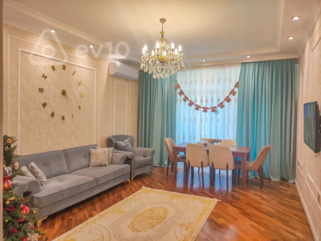 Kirayə verilir 4 otaqlı yeni tikili 130 m²