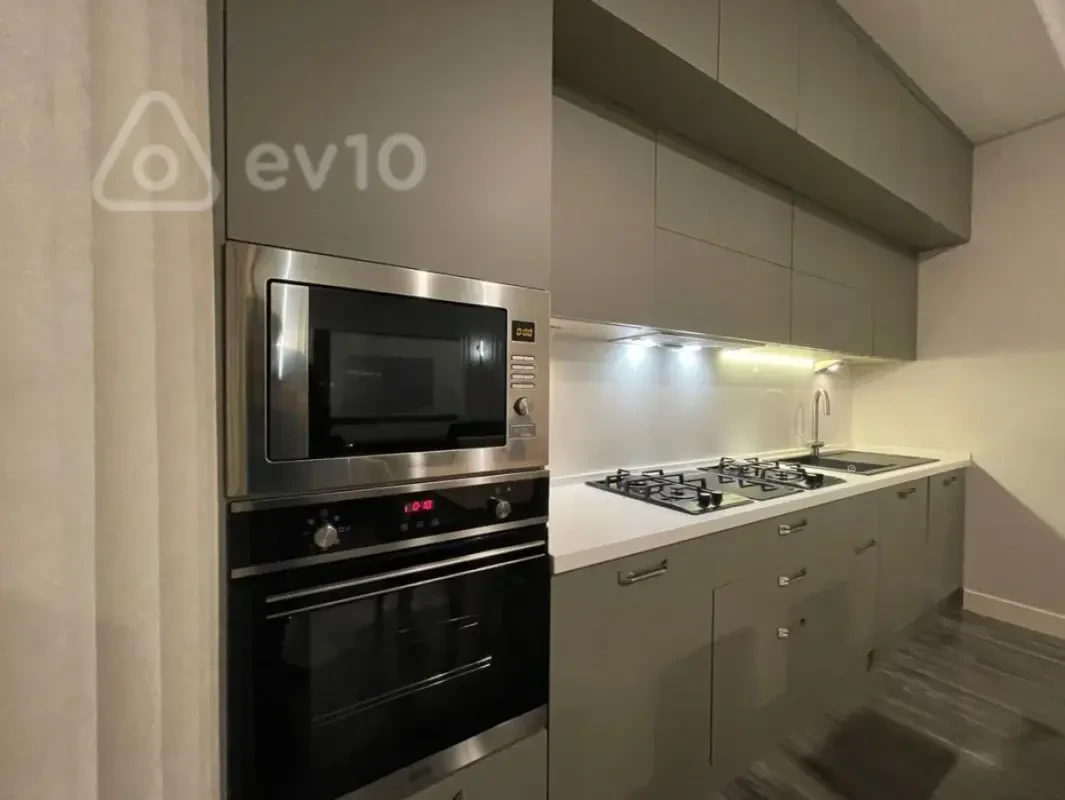 Kirayə verilir 2 otaqlı yeni tikili 104 m²