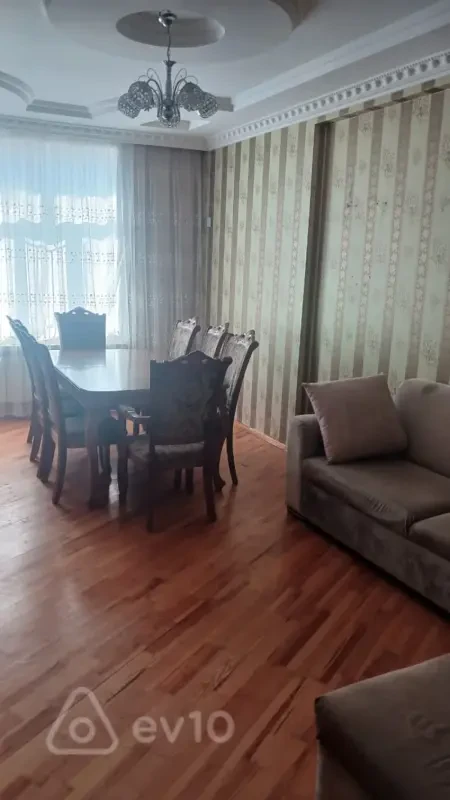 Kirayə verilir 3 otaqlı yeni tikili 100 m²