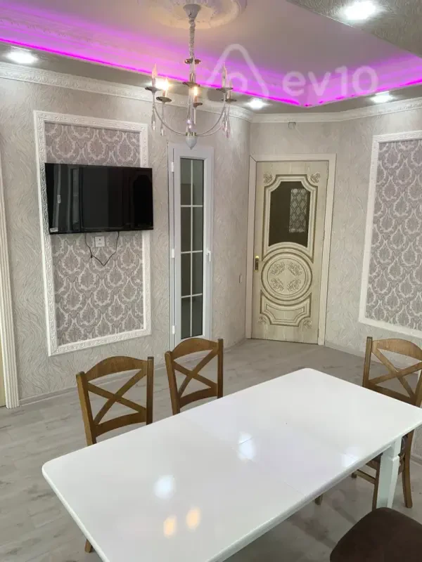 Kirayə verilir 3 otaqlı yeni tikili 70 m²