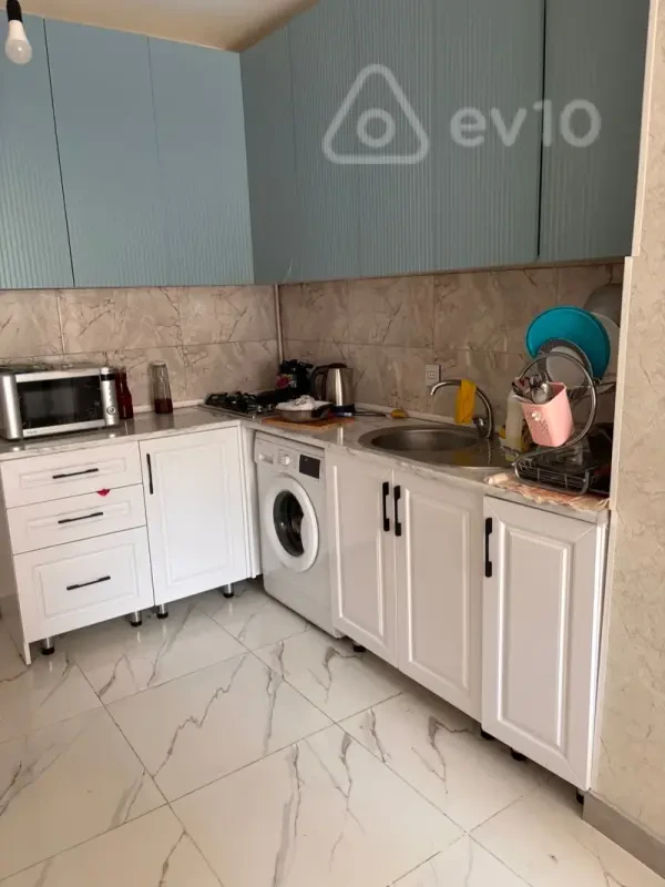 Kirayə verilir 3 otaqlı yeni tikili 100 m²