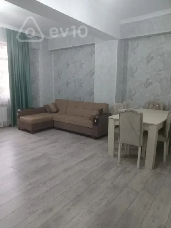 Kirayə verilir 3 otaqlı yeni tikili 130 m²