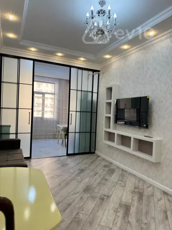 Kirayə verilir 2 otaqlı yeni tikili 70 m²