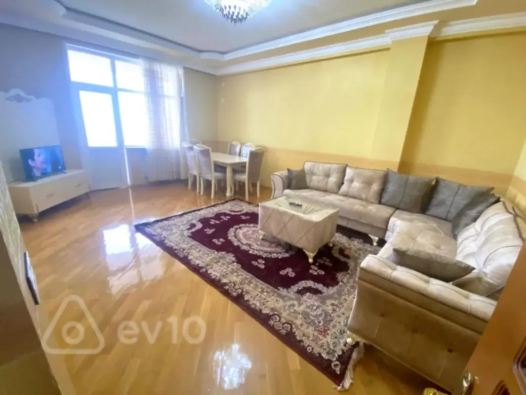 Kirayə verilir 3 otaqlı yeni tikili 150 m²