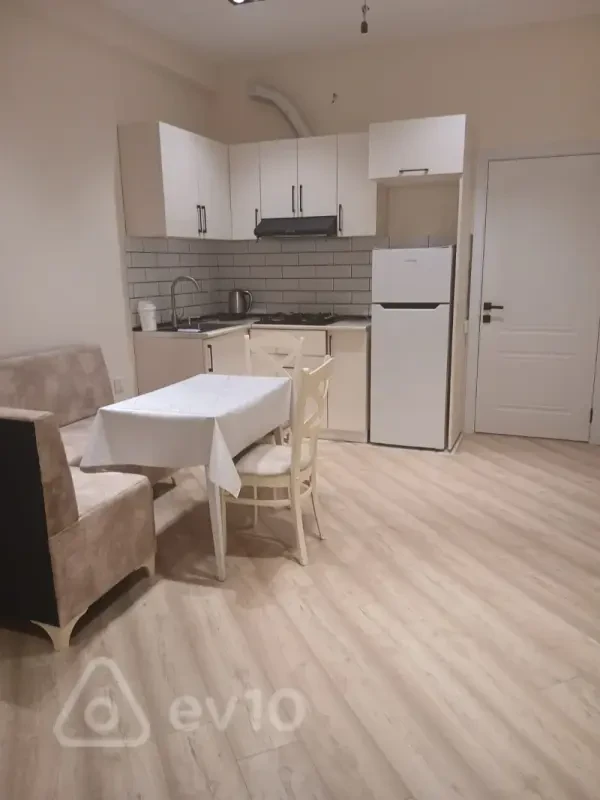 Kirayə verilir 2 otaqlı yeni tikili 55 m²